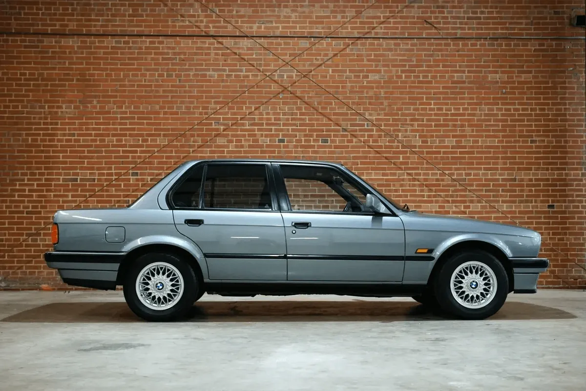 1988 BMW 320i