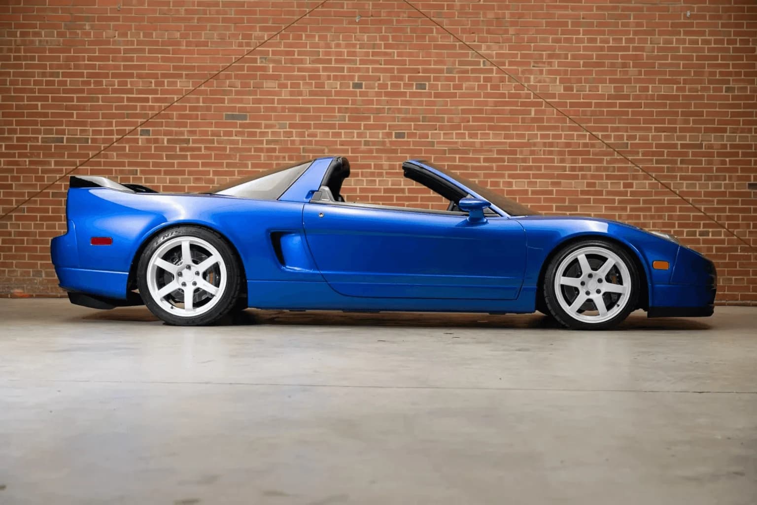 Supercharged 2005 Acura NSX-T