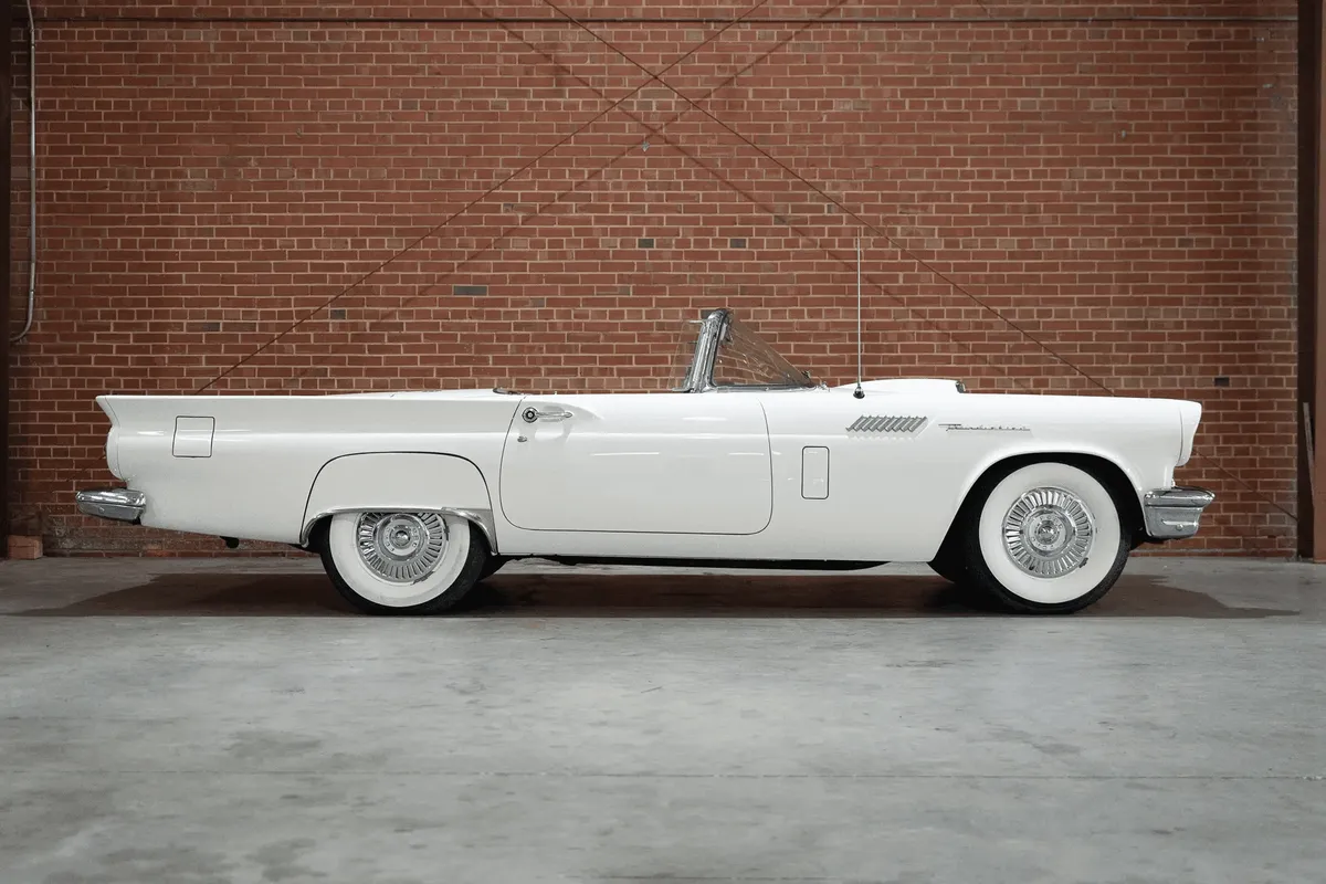 1957 Ford Thunderbird