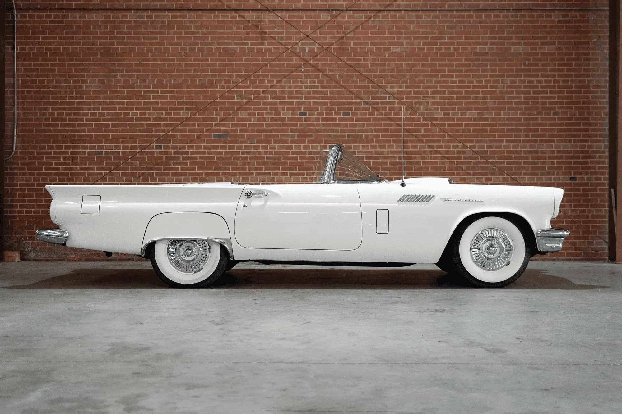 1957 Ford Thunderbird